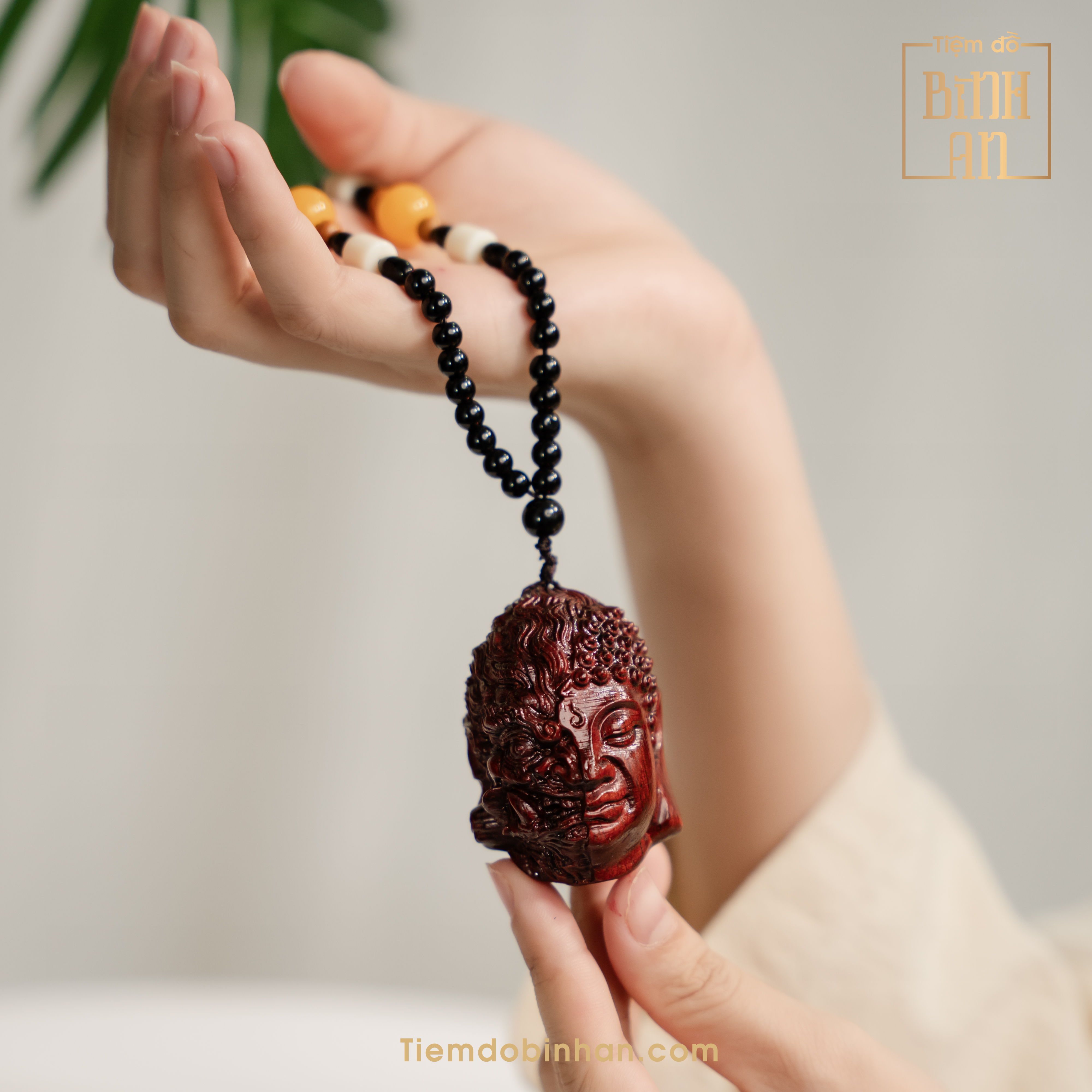 Dây Treo Xe Hơi Gỗ Tử Đàn Hình Nhất Niệm Thành Phật Nhất Niệm Thành Ma